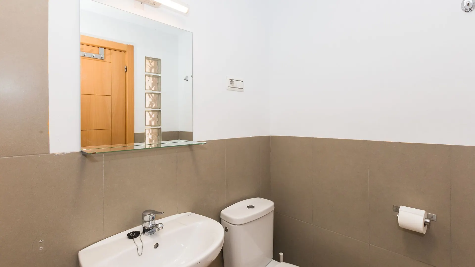 Suncity Loft Cobertizo Malaga 0*,