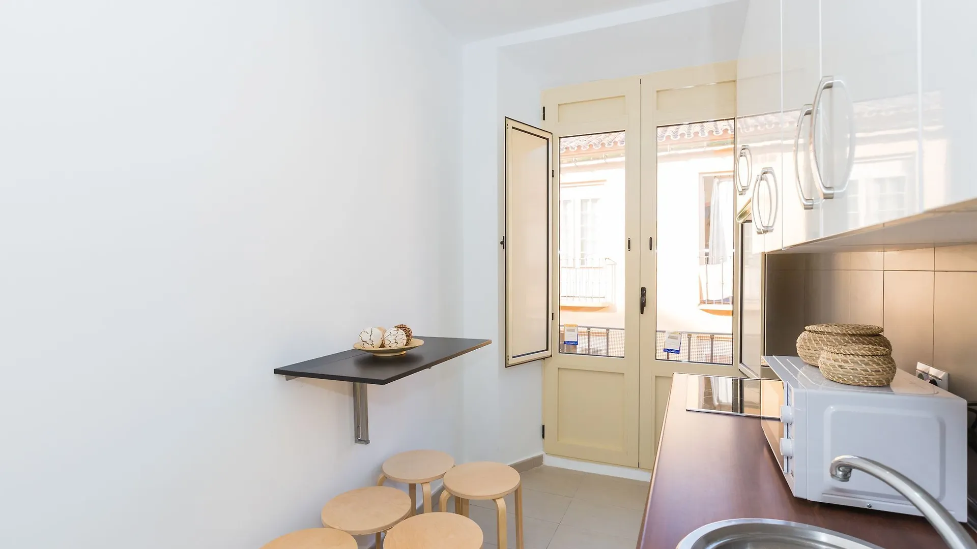 Suncity Loft Cobertizo Malaga 0*,